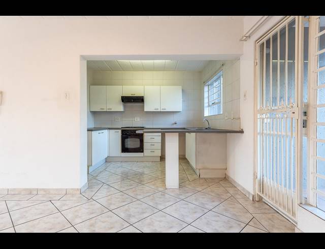 2 BEDROOM APARTMENT FOR SALE IN BASSONIA